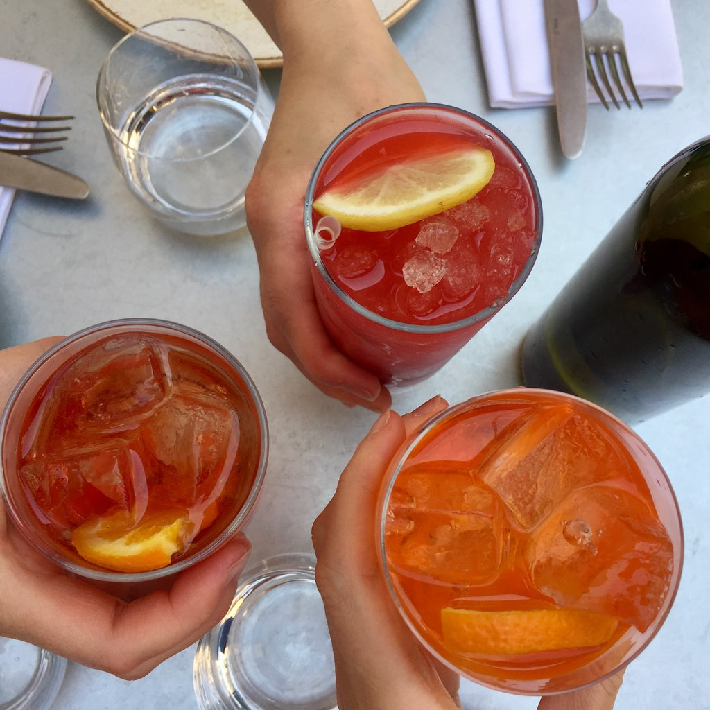 Es ist Freitag! Wir nehmen den Apéro!